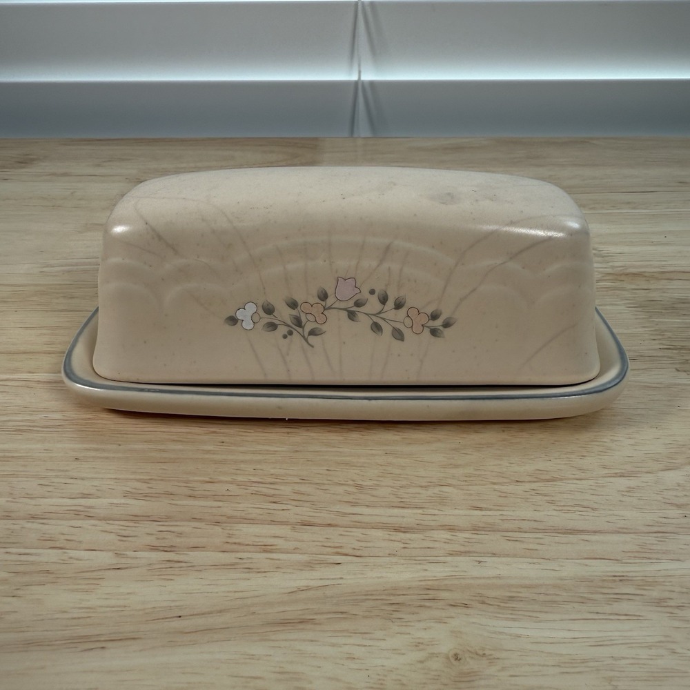 Pfaltzgraff  Remembrance 1/4 Lb. Covered Butter Dish USA Vintage Retired 028 VTG